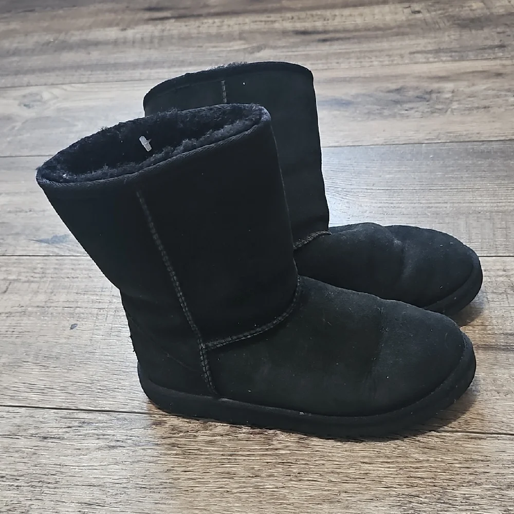 Ugg Classic Short Boot Black Big kids